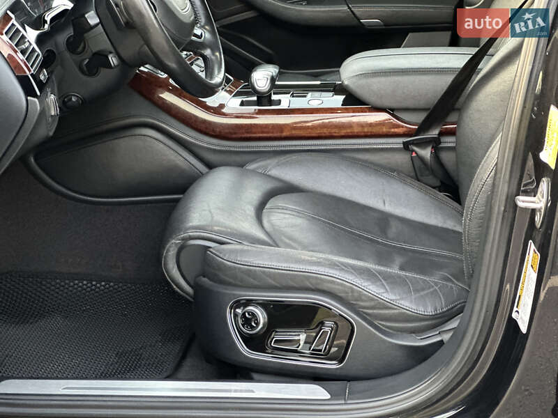 Седан Audi A8 2012 в Камне-Каширском