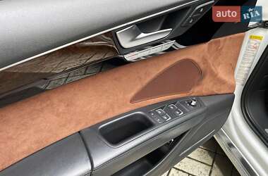 Седан Audi A8 2015 в 
