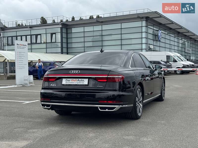 Седан Audi A8 2021 в Киеве