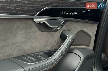 Седан Audi A8 2021 в 