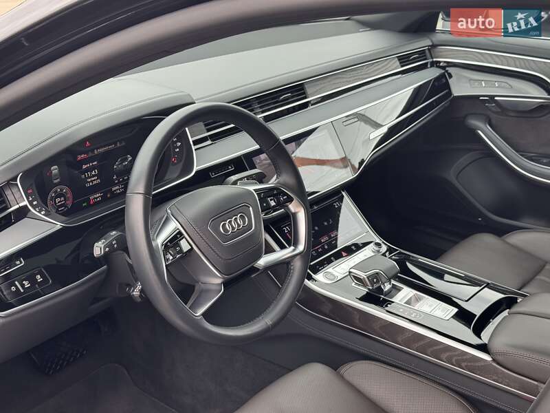 Седан Audi A8 2021 в Киеве