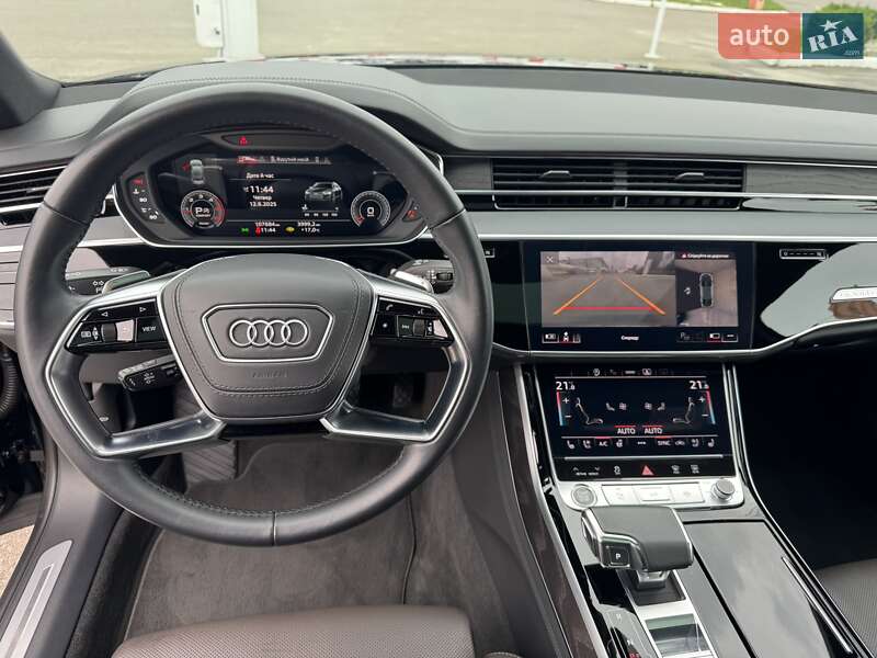 Седан Audi A8 2021 в Киеве
