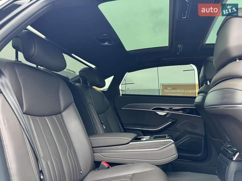 Седан Audi A8 2021 в Киеве