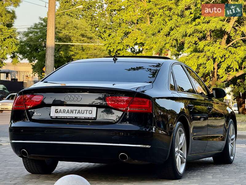 Седан Audi A8 2010 в Одесі