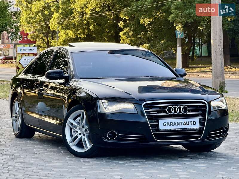 Седан Audi A8 2010 в Одесі