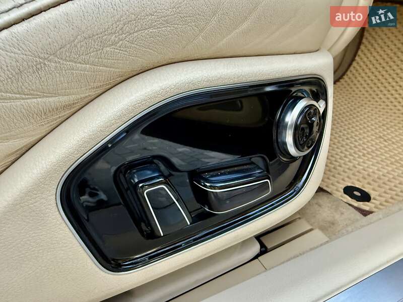 Седан Audi A8 2010 в Одесі