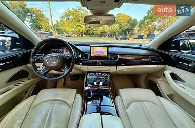 Седан Audi A8 2010 в 