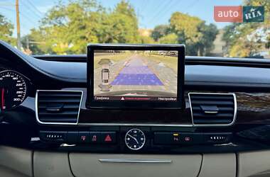 Седан Audi A8 2010 в 