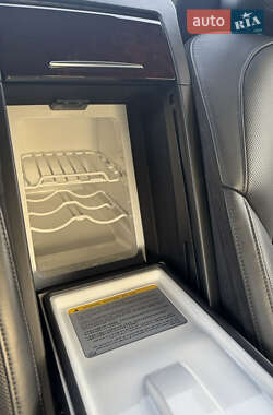Седан Audi A8 2013 в 