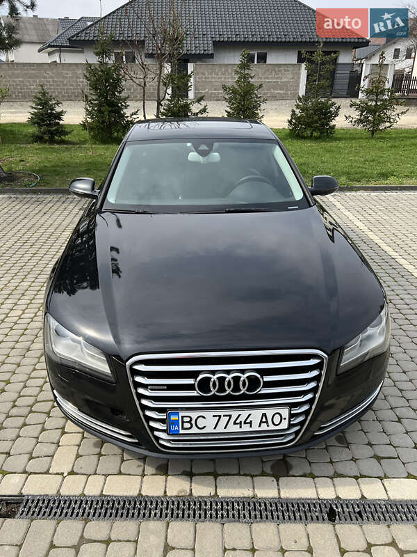 Седан Audi A8 2010 в 