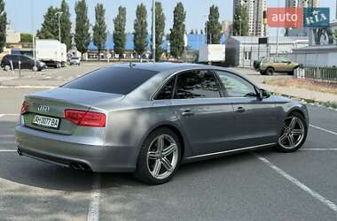 Седан Audi A8 2012 в 