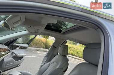 Седан Audi A8 2012 в 