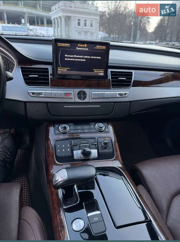 Седан Audi A8 2012 в Дніпрі