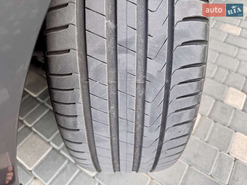 Седан Audi A8 2011 в Одессе
