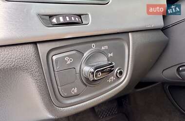 Седан Audi A8 2011 в 