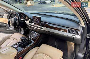 Седан Audi A8 2011 в 