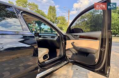 Седан Audi A8 2011 в 