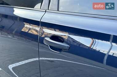 Седан Audi A8 2012 в 