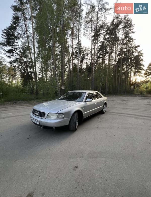 Седан Audi A8 2001 в 