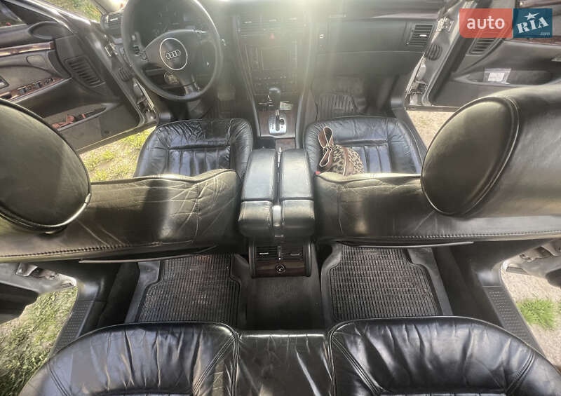 Седан Audi A8 2001 в Борзні