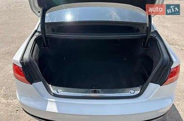 Седан Audi A8 2015 в 