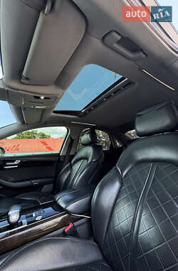 Седан Audi A8 2011 в 