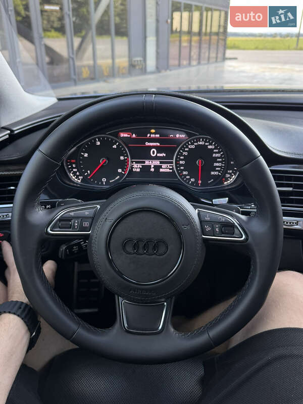 Седан Audi A8 2011 в Черновцах