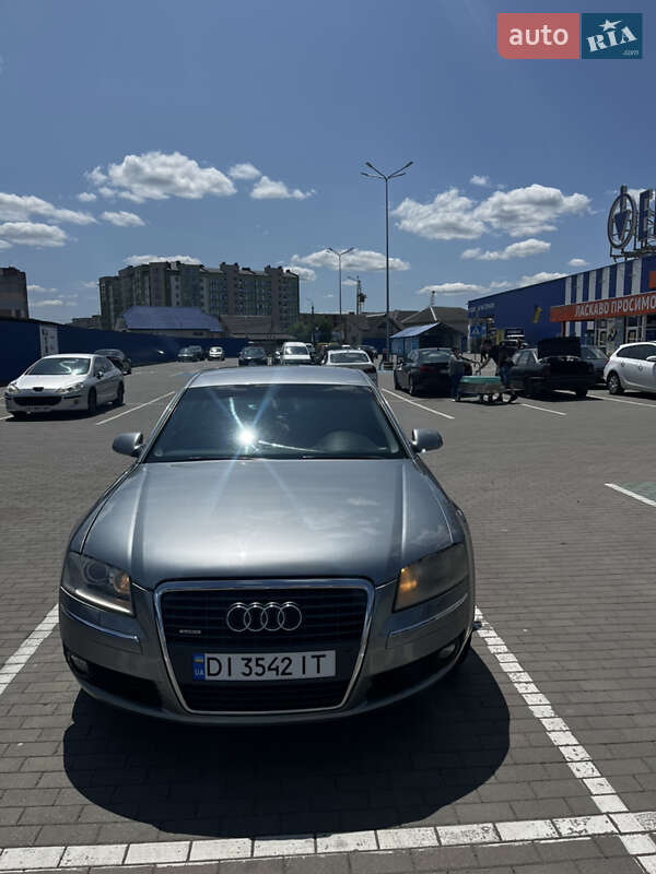 Седан Audi A8 2006 в Калуше