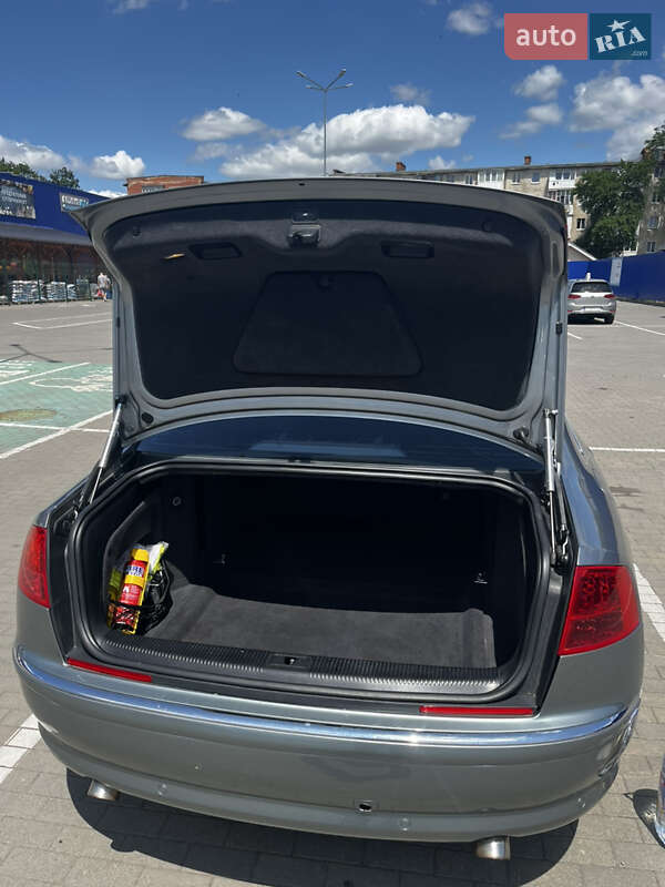 Седан Audi A8 2006 в Калуше