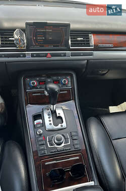 Седан Audi A8 2006 в 