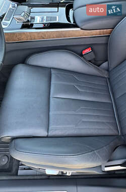 Седан Audi A8 2021 в 