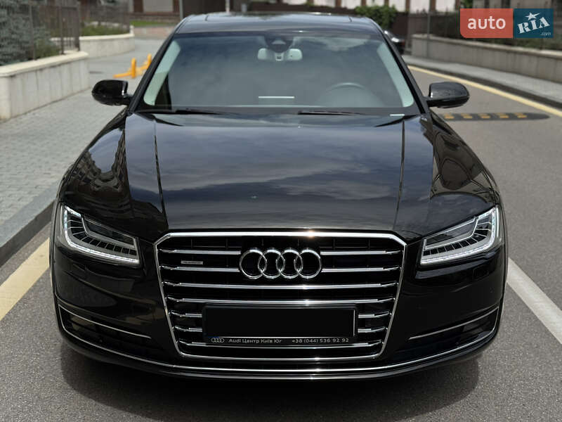 Седан Audi A8 2017 в 