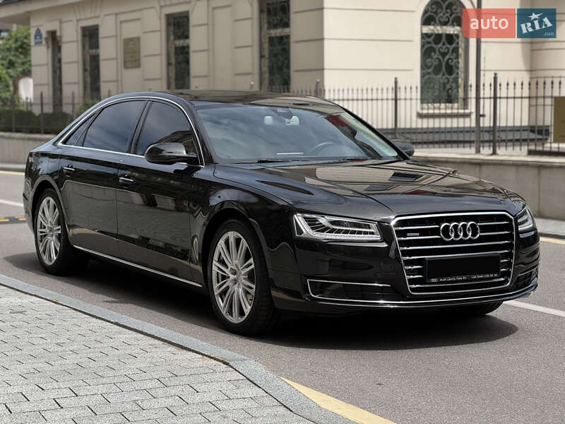 Седан Audi A8 2017 в 