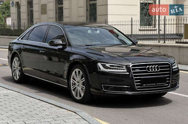 Седан Audi A8 2017 в 