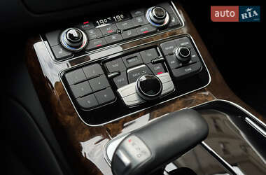 Седан Audi A8 2017 в 
