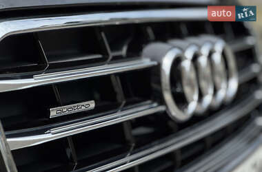 Седан Audi A8 2017 в 