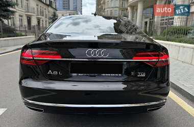 Седан Audi A8 2017 в 