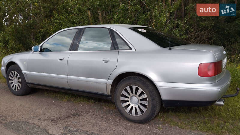 Седан Audi A8 1995 в Хороле фото 6 Седан Audi A8 1995 в Хороле