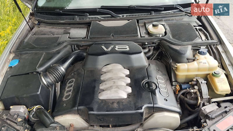 Седан Audi A8 1995 в Хороле фото 13 Седан Audi A8 1995 в Хороле