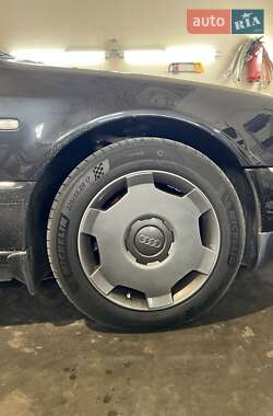 Седан Audi A8 2001 в 