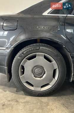 Седан Audi A8 2001 в 