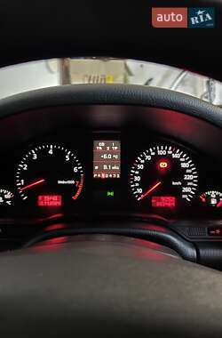 Седан Audi A8 2001 в 