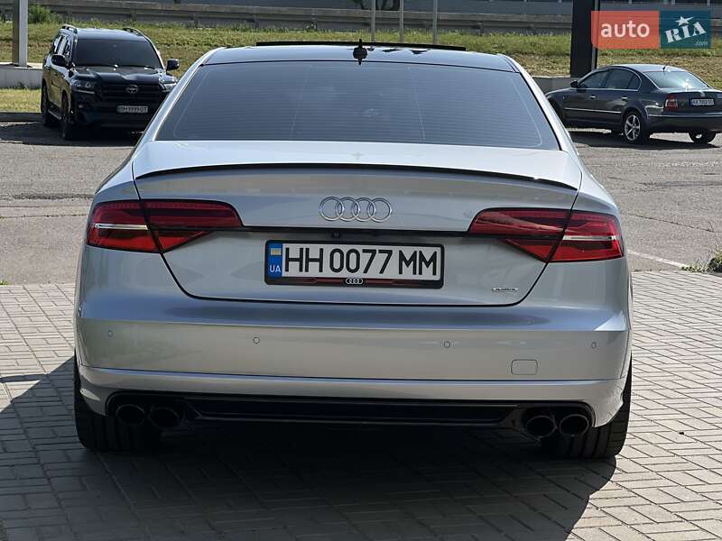Седан Audi A8 2015 в Одессе