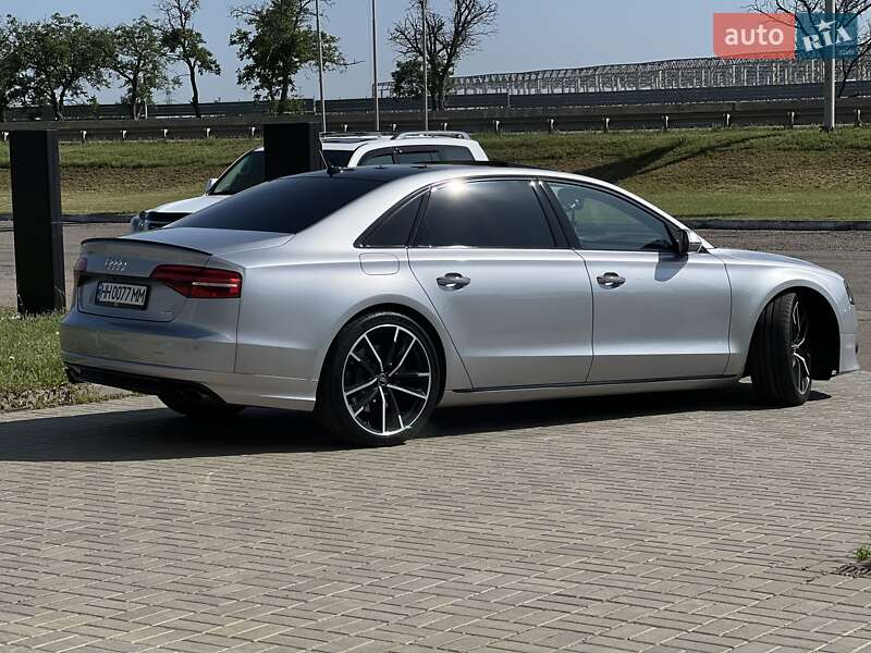 Седан Audi A8 2015 в Одессе