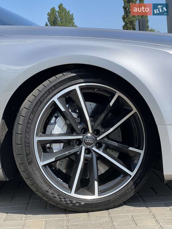 Седан Audi A8 2015 в Одессе