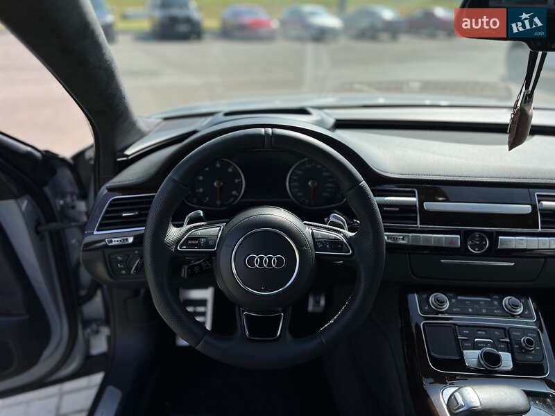 Седан Audi A8 2015 в Одессе
