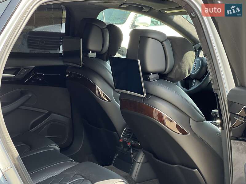 Седан Audi A8 2015 в Одессе
