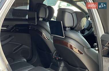 Седан Audi A8 2015 в 