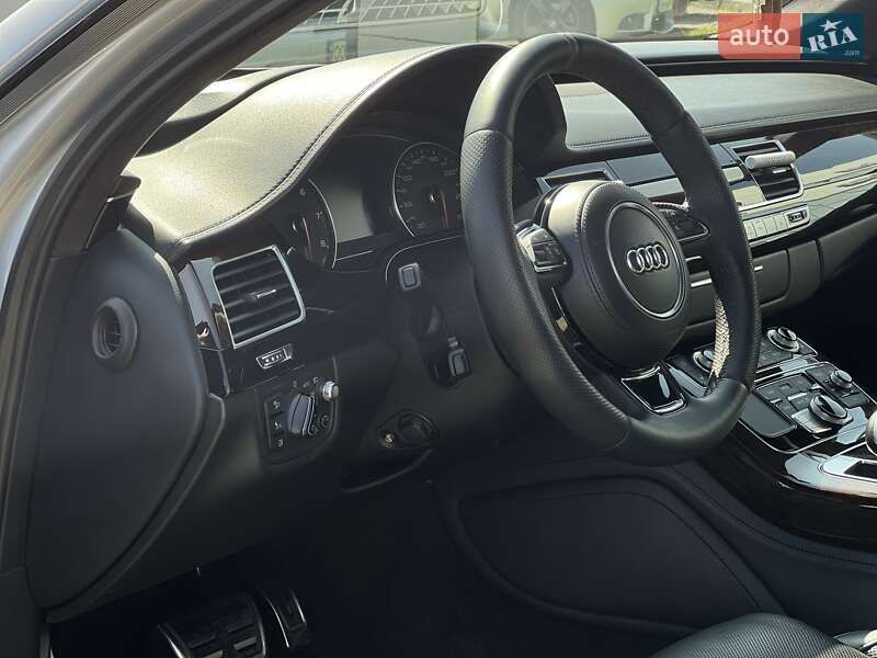 Седан Audi A8 2015 в Одессе