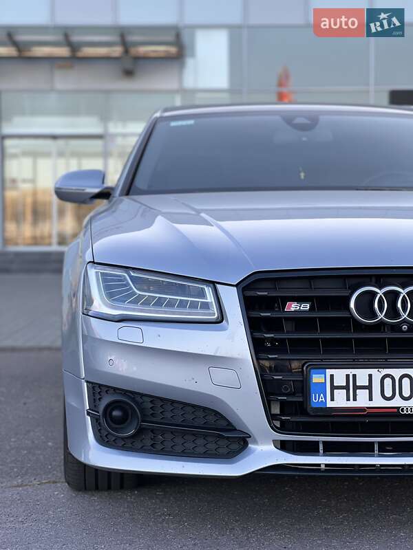 Седан Audi A8 2015 в Одессе